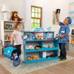 Melissa & Doug Wooden Animal Care Vet Activity Centre -Hape Shop 81wdwGl9D L. AC SL1500