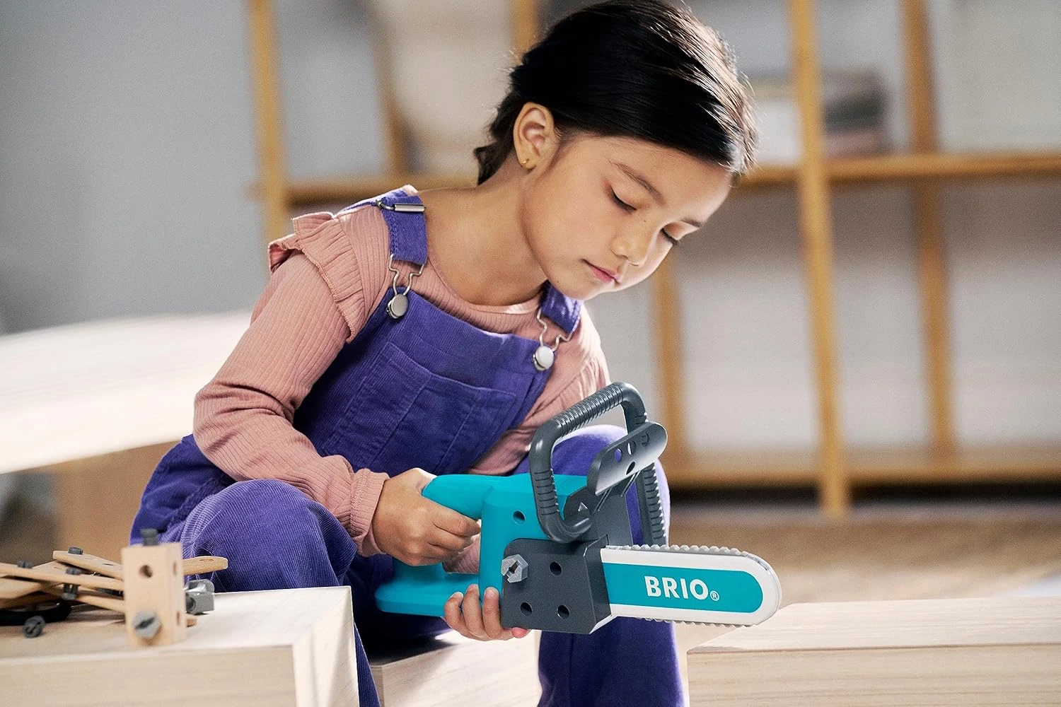 BRIO Builder Chainsaw Power Tool 7 BRIO Builder Chainsaw Power Tool - Image 7