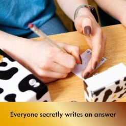 Herd Mentality Moosic & Moovies Quiz Family Card Game -Hape Shop HerdMentalityMoovies MoosicBoardGame 2