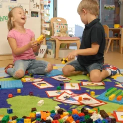 Linking Cube Classroom Set -Hape Shop LinkingCubeClassroomSet 5