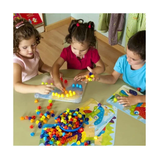 Miniland Pegs 20mm Pack Bright Colours - Image 2