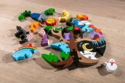 The Four Seasons Jigsaw As Gaelige (na Ceithre Shéasúr) -Hape Shop Seasons as gaelige cogs 1
