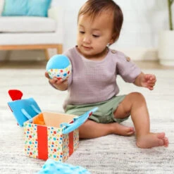 Surprise Gift Box Melissa & Doug -Hape Shop Surprise Gift Box 030731 1 Kid Lifestyle 750x 986317ec 9038 456f bae0 159bb0002f0a