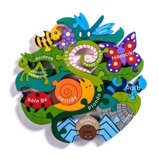 Creepy Crawlies Jigsaw Puzzle In Irish (As Gaeilge)