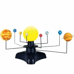 Learning Resources GeoSafari® Motorised Solar System -Hape Shop e5287 02 1 1