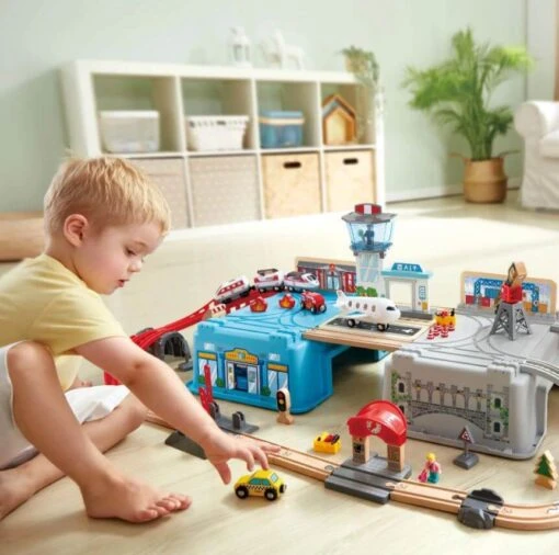 Hape Super Cityscape Transport Bucket Set - Image 5