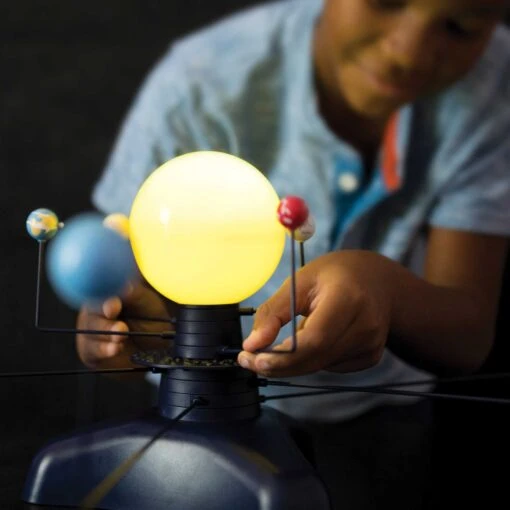 Learning Resources GeoSafari® Motorised Solar System - Image 7